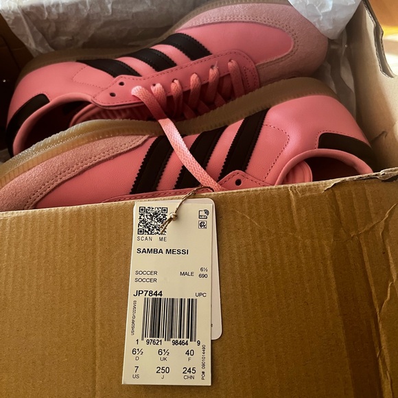 Adidas Women's Pink and Black Sneakers - Picture 2 of 10